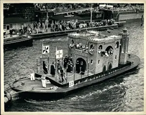 1350s: Coronation pageant on River Thames, Black Prince
