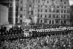Terence: Coronation. Royal Horse Artillery escort