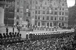 Terence: Coronation.March towards Abbey