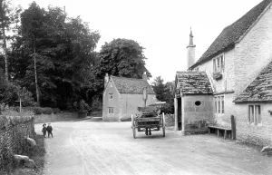 Corsham: Corsham, the Cross Keys Inn 1907