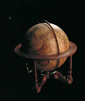 Globus: Cosmic globe with colored drawings of constellations