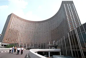Floors: Cosmos Hotel in Moscow, 1999