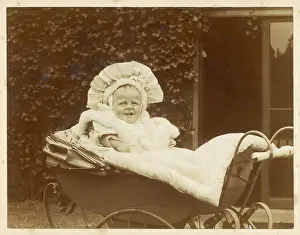 Pelerine: Costume - Baby in Pram