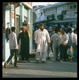 Qatar: COSTUME/MUSLIM MEN