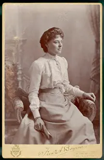 Sensible: Costume - Photo 1902