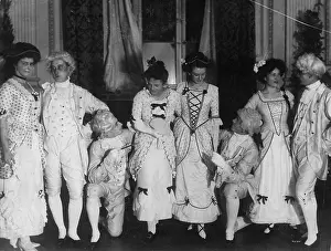 Gavotte: COSTUMES 18TH CENTURY