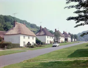 The J Salmon Image Archive: Cottages at Milton Abbas, Dorchester