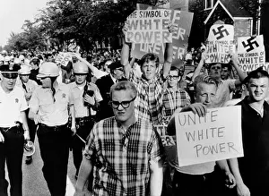 Disorders: Counter demonstrators for White Power ?