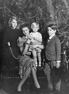 Snowdon: Countess of Rosse and her children