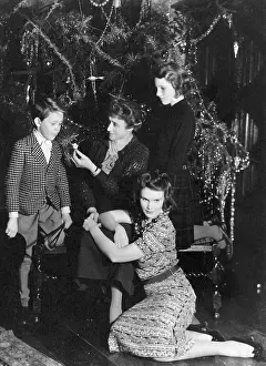 Snowdon: Countess of Rosse, two of her children and her Mother (Mrs