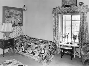 Bedspread: COUNTRY BEDROOM 1940S