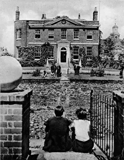 Hadley: A Country House School for Evacuated Architects