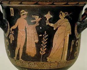 Cecina: Couple on a bell-shaped crater
