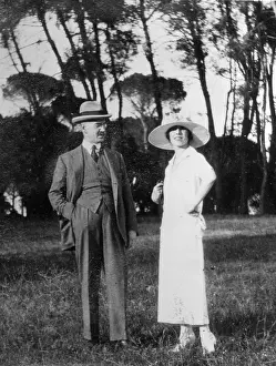 C1922: A couple in Italy