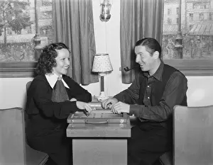 Backgammon: Couple playing backgammon