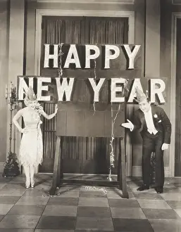 1910s 1940: Couple ringing in the New Year