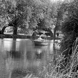 Stour: Couple Rowing