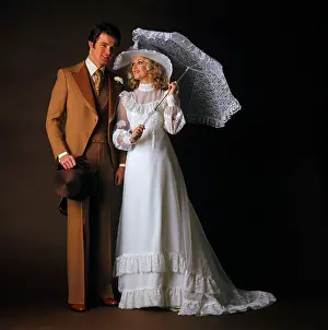 Sk-images: Couple in Victorian dress