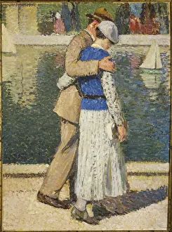 Hideous: A couple walking along the basin