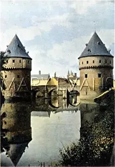 Courtrai: COURTRAI/BRIDGE TOWERS