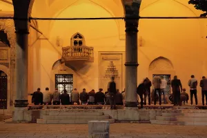 Srpska: Courtyard, Gazi Husrev-beg Mosque, Sarajevo, Bosnia