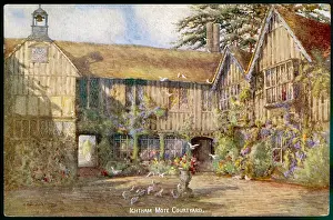 Moated: COURTYARD / IGHTHAM MOTE