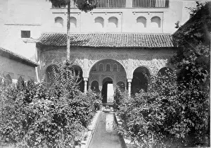Generalife: Courtyard of the Palacio del Generalife, 1899
