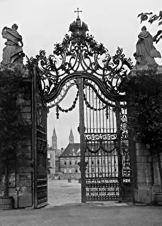 Glance: The courtyard of the residence of the prince bishops in Wuer