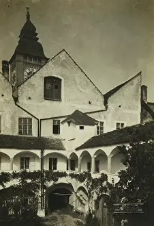 Arcades: Courtyard of the town hall of Enns