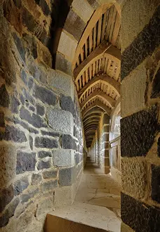 Novo: Covered walkway, Chateau de Guedelon, Treigny
