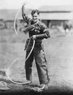 Lariat: Cowboy spinning lasso