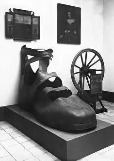 Cartwheel: Craft exhibition in Munich, 1927