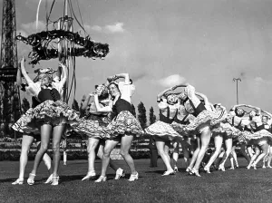 Laundress: Crafts show on the Kaiserdamm, 1938