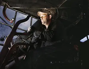 Tvas: Crane operator at TVA's Douglas Dam, Tennessee