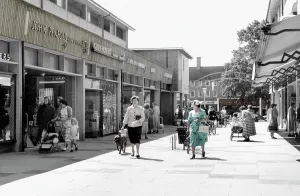 Crawley: Crawley, the Broadwalk c1960