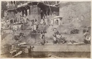Pyres: Cremation on the bnaks of the Ganges - Benares