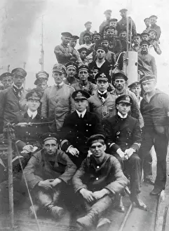 Oberleutnant: Crew of a German submarine, 1917