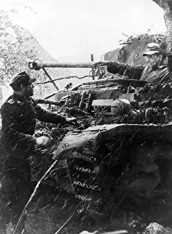 Eifel: The crew of a Panzer IV has stopped its tank in the