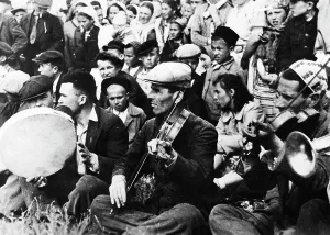 Turks: Crimean Tatars playing music, 1943