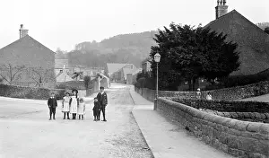 Cromford: Cromford - a group of children in the road