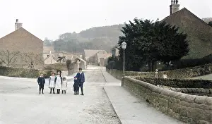 Cromford: Cromford - a group of children in the road