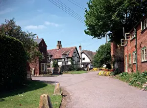 Cropthorne: Cropthorne - Thatched cottages