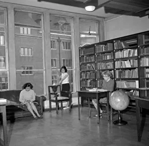 Madame Yevonde (mary Evans): Crosby Hall