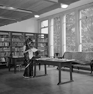 Madame Yevonde (mary Evans): Crosby Hall
