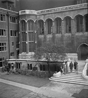 Madame Yevonde (mary Evans): Crosby Hall