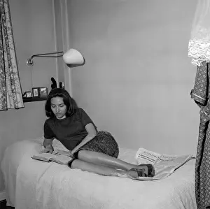 Madame Yevonde (mary Evans): Crosby Hall