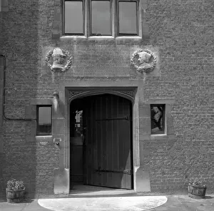 Madame Yevonde (mary Evans): Crosby Hall