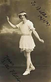 Crossdressing: Cross-dressing male dancer