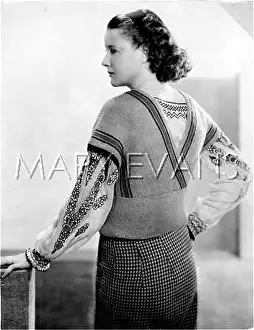 Smocking: CROSS-OVER VEST 1934