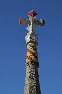 Figueres: Cross, Torre Bellesguard, Barcelona